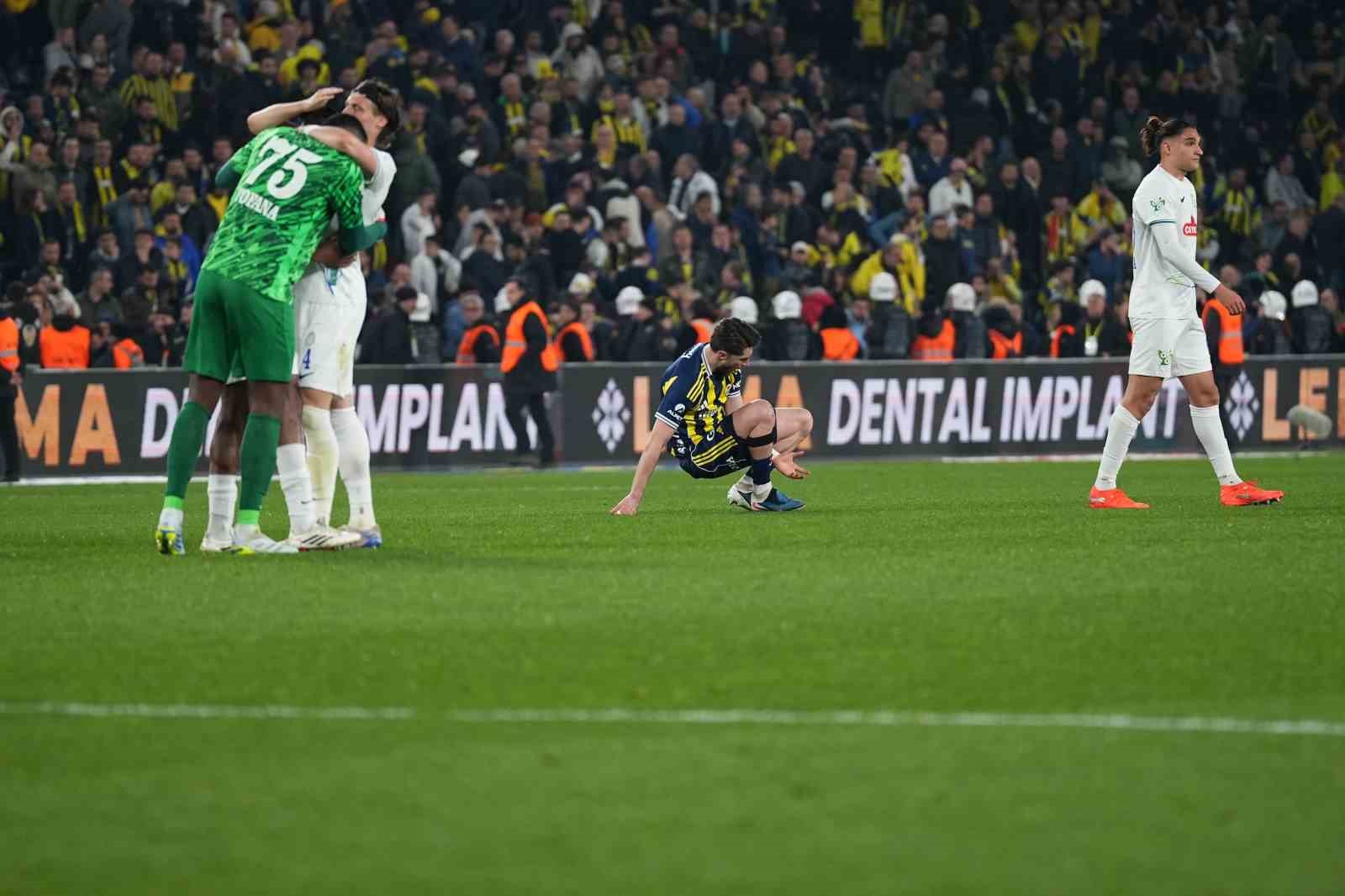 Trendyol Süper Lig: Fenerbahçe: 2 - Çaykur Rizespor: 2 (Maç sonucu)
