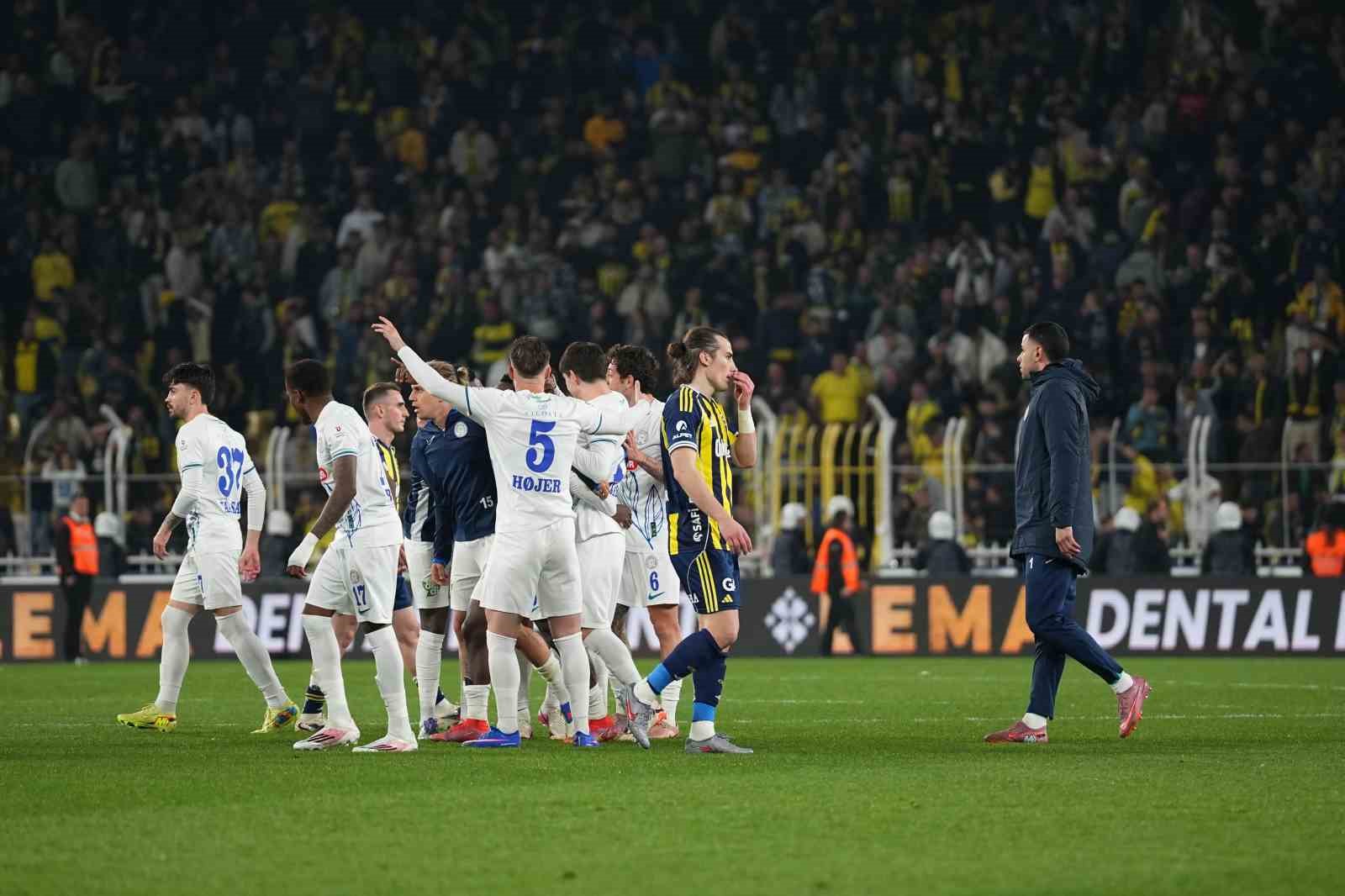 Trendyol Süper Lig: Fenerbahçe: 2 - Çaykur Rizespor: 2 (Maç sonucu)
