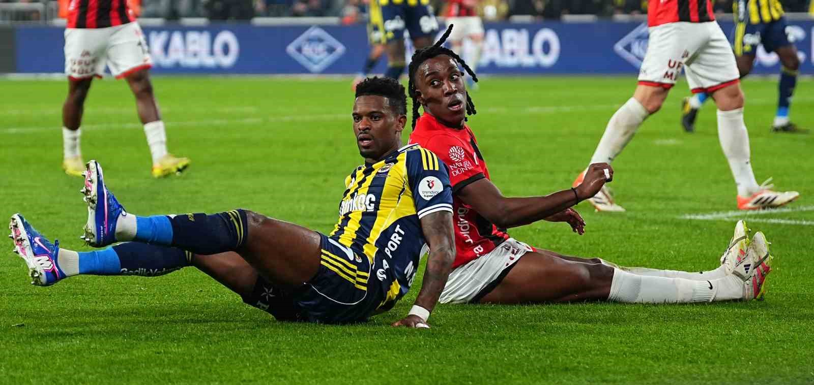 Trendyol Süper Lig: Fenerbahçe: 3 - Gençlerbirliği: 1 (Maç sonucu)
