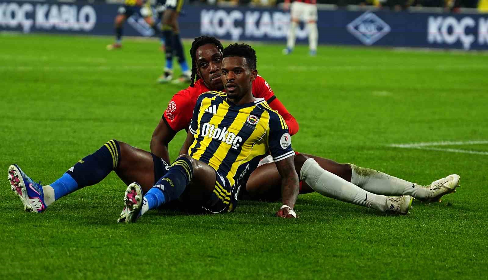 Trendyol Süper Lig: Fenerbahçe: 3 - Gençlerbirliği: 1 (Maç sonucu)
