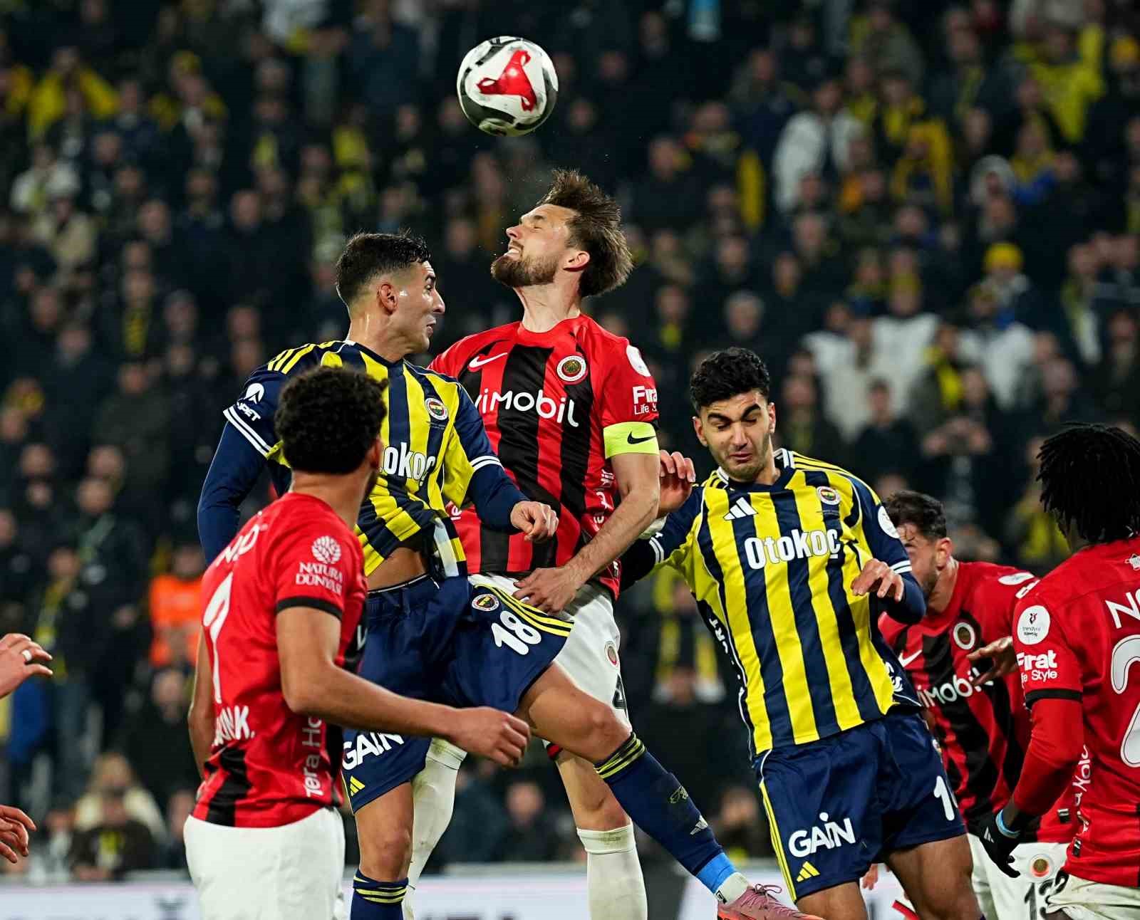 Trendyol Süper Lig: Fenerbahçe: 3 - Gençlerbirliği: 1 (Maç sonucu)
