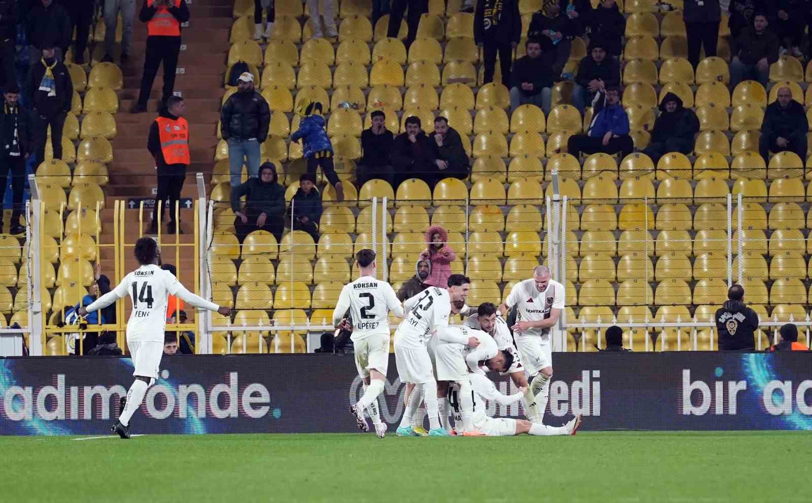 Trendyol Süper Lig: Fenerbahçe: 4 - Gaziantep FK: 1 (Maç sonucu)
