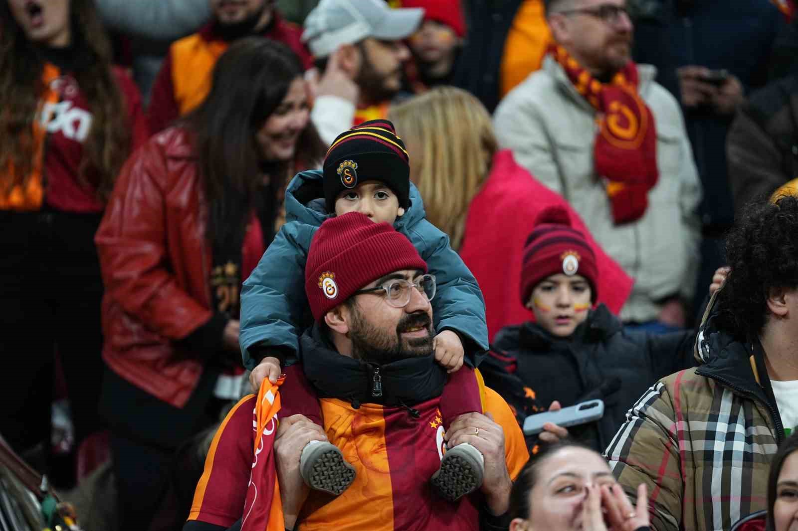 Trendyol Süper Lig: Galatasaray: 0 - Corendon Alanyaspor: 0 (Maç devam ediyor)
