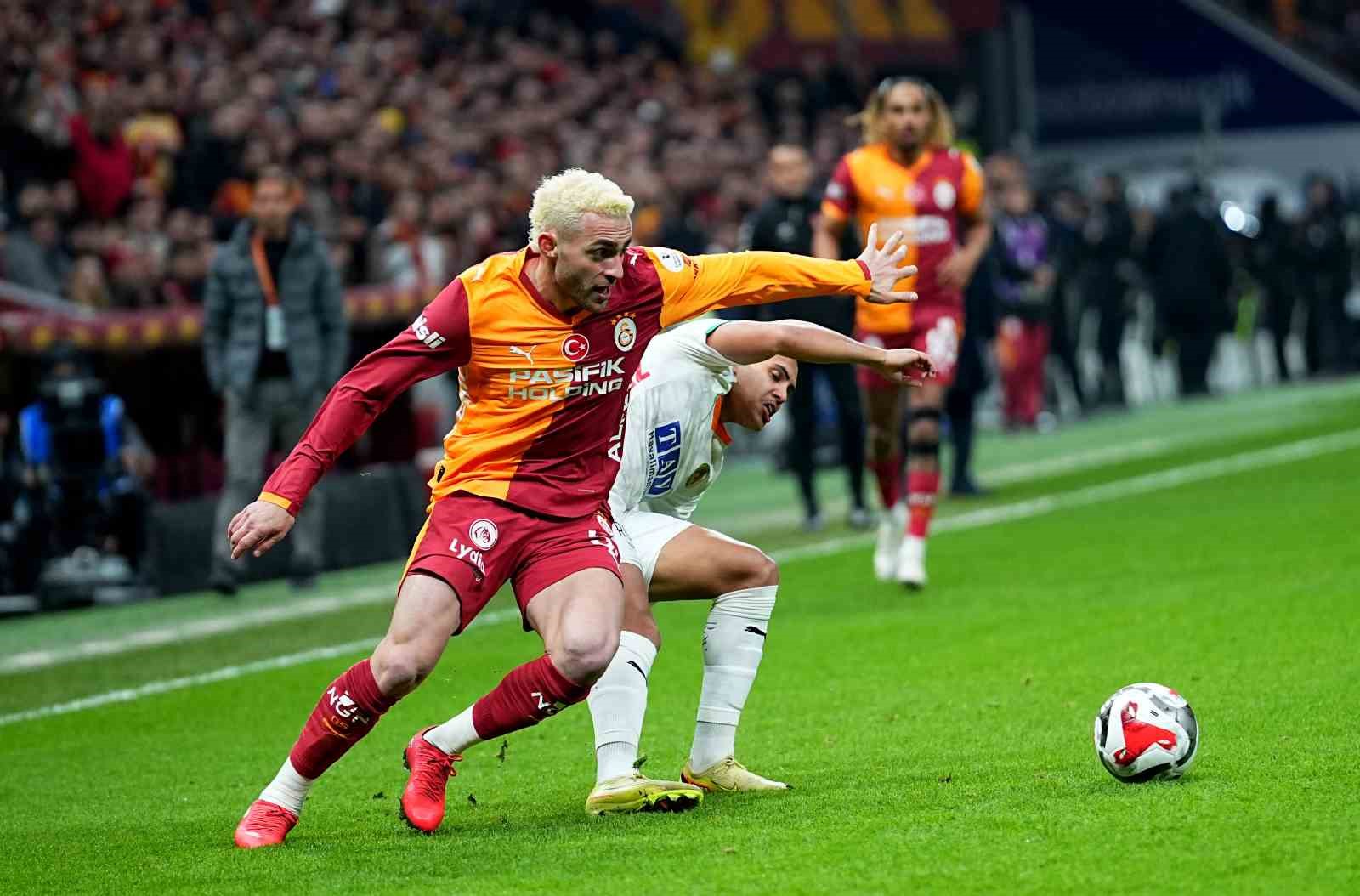 Trendyol Süper Lig: Galatasaray: 0 - Corendon Alanyaspor: 0 (Maç devam ediyor)
