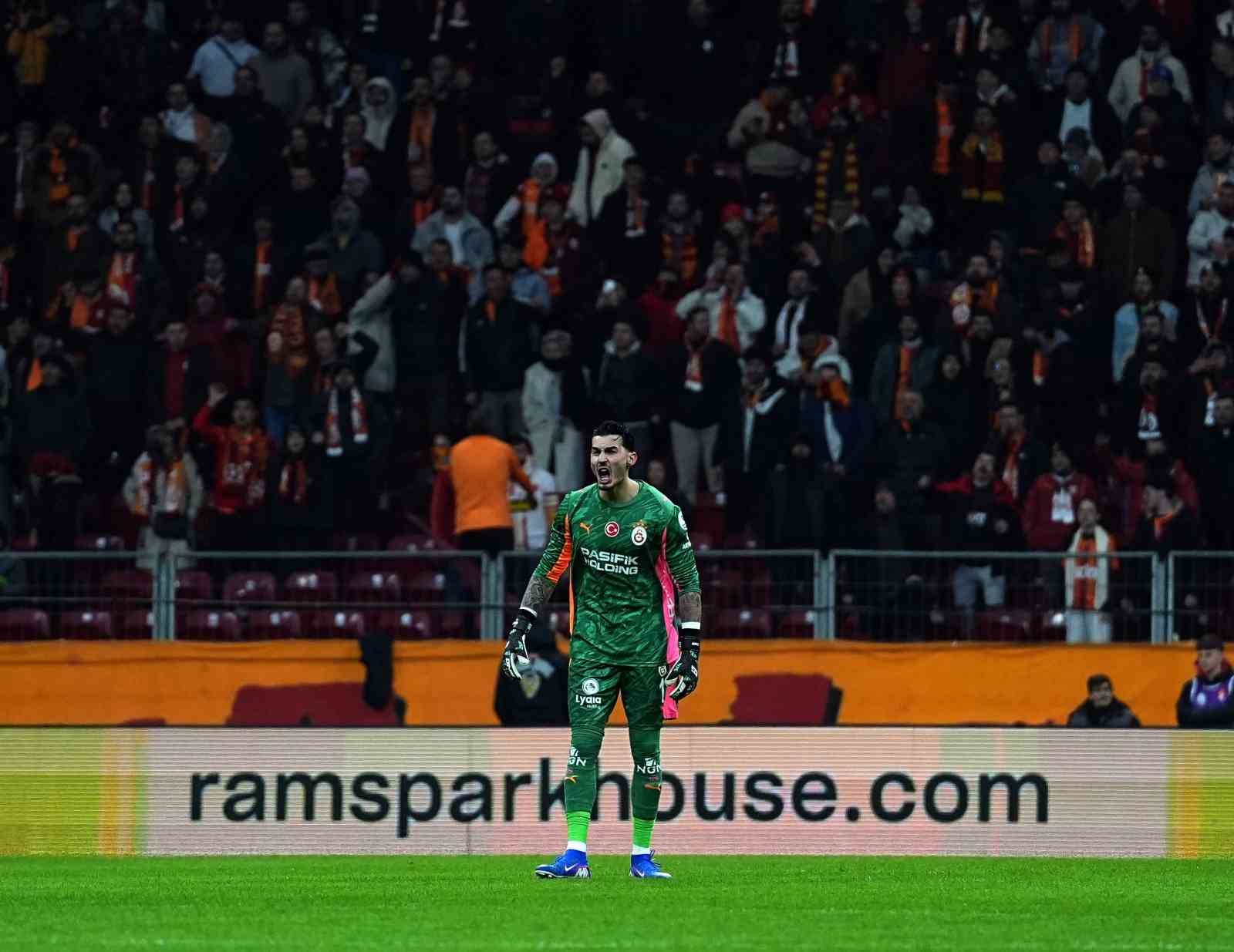 Trendyol Süper Lig: Galatasaray: 0 - Gaziantep FK: 0 (İlk yarı)
