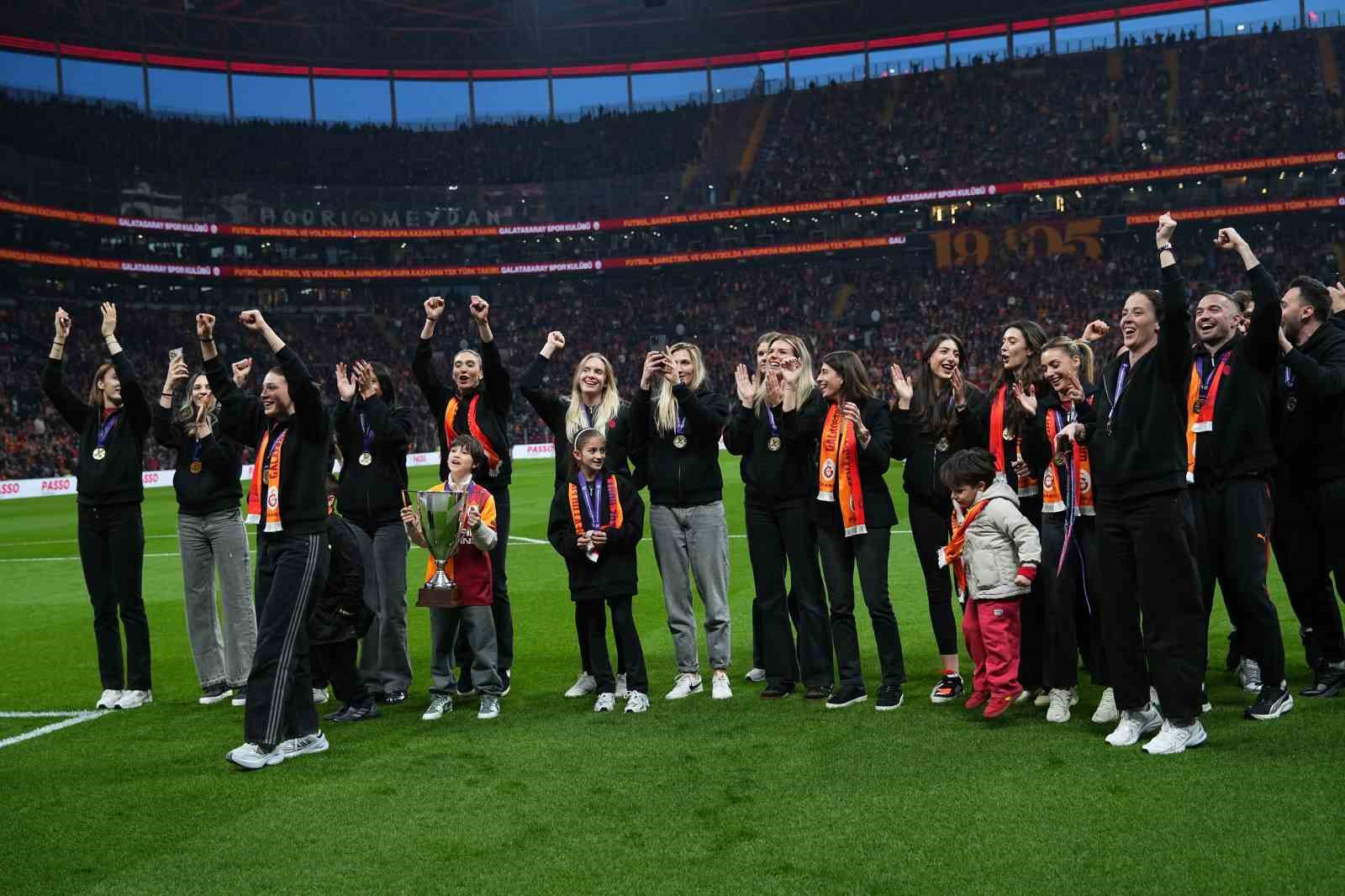 Trendyol Süper Lig: Galatasaray: 0 - Kocaelispor: 0 (Maç devam ediyor)
