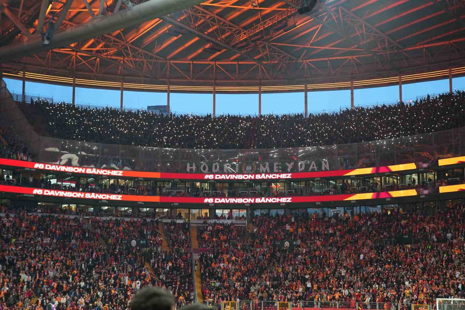 Trendyol Süper Lig: Galatasaray: 0 - Kocaelispor: 0 (Maç devam ediyor)
