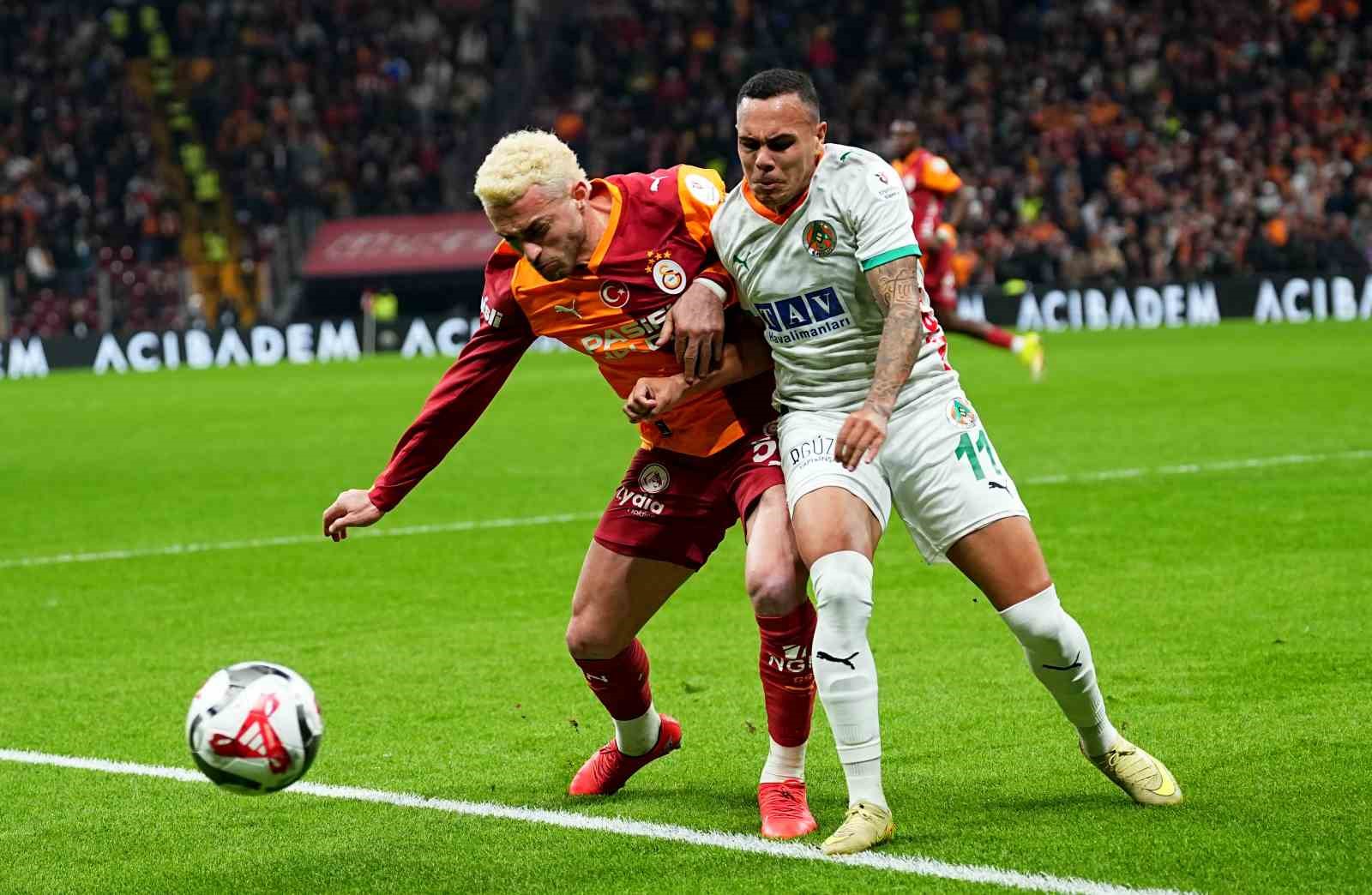 Trendyol Süper Lig: Galatasaray: 1 - Corendon Alanyaspor: 0 (İlk yarı)
Trendyol Süper Lig: Galatasaray: 1 - Corendon Alanyaspor: 0 (İlk yarı)