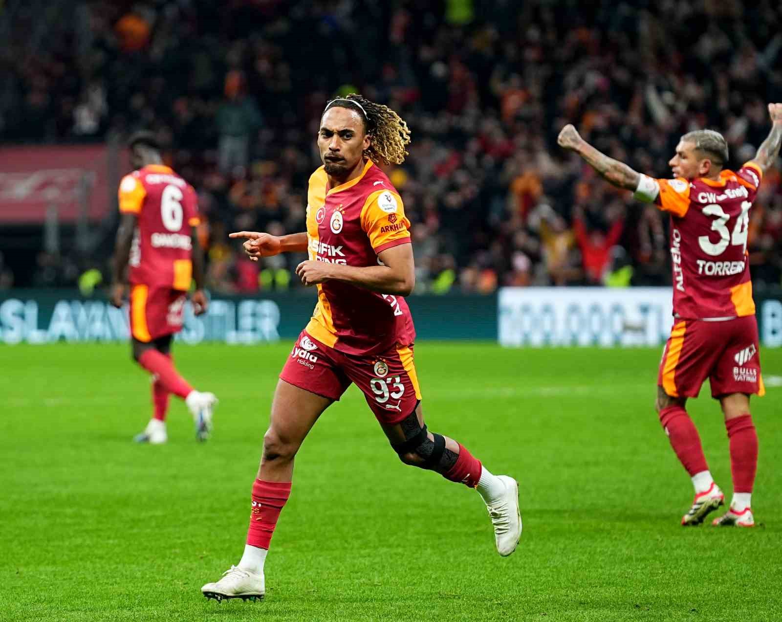 Trendyol Süper Lig: Galatasaray: 1 - Corendon Alanyaspor: 0 (İlk yarı)
Trendyol Süper Lig: Galatasaray: 1 - Corendon Alanyaspor: 0 (İlk yarı)