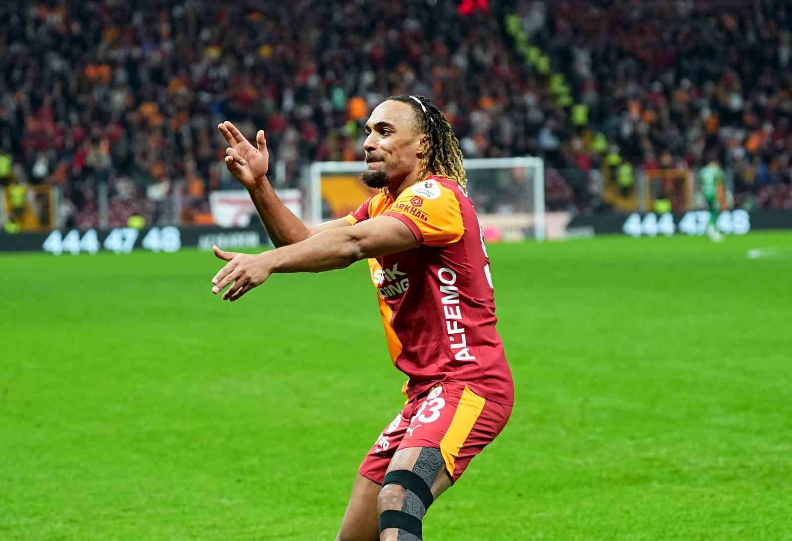 Trendyol Süper Lig: Galatasaray: 1 - Corendon Alanyaspor: 0 (İlk yarı)
Trendyol Süper Lig: Galatasaray: 1 - Corendon Alanyaspor: 0 (İlk yarı)