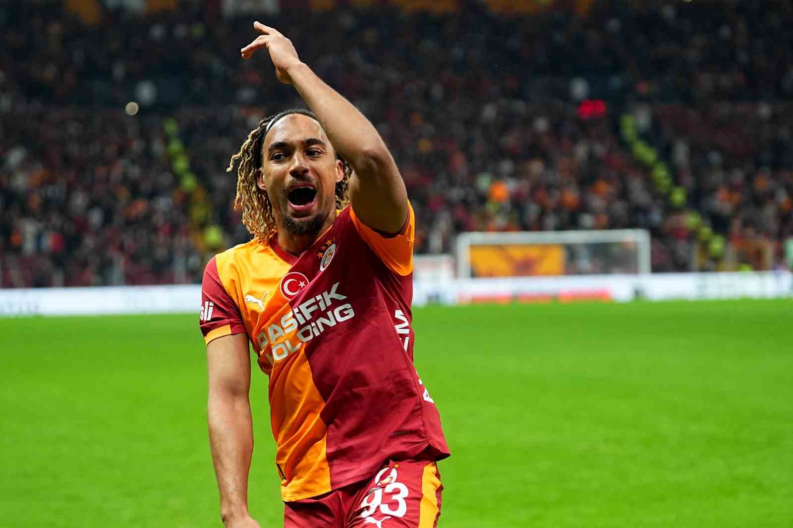 Trendyol Süper Lig: Galatasaray: 1 - Corendon Alanyaspor: 0 (İlk yarı)
Trendyol Süper Lig: Galatasaray: 1 - Corendon Alanyaspor: 0 (İlk yarı)