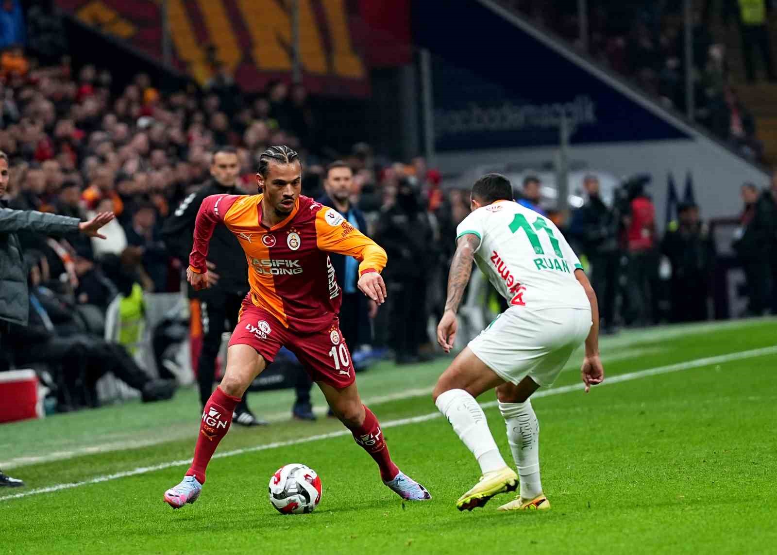 Trendyol Süper Lig: Galatasaray: 1 - Corendon Alanyaspor: 0 (İlk yarı)
Trendyol Süper Lig: Galatasaray: 1 - Corendon Alanyaspor: 0 (İlk yarı)