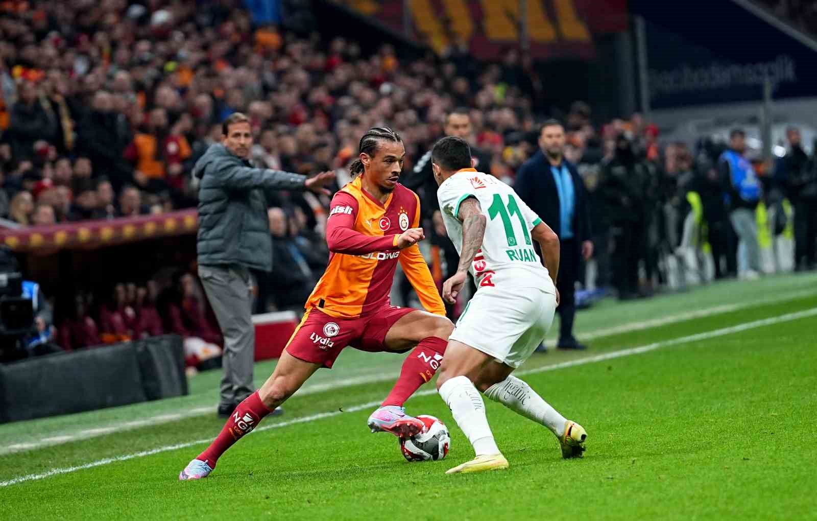 Trendyol Süper Lig: Galatasaray: 1 - Corendon Alanyaspor: 0 (İlk yarı)
Trendyol Süper Lig: Galatasaray: 1 - Corendon Alanyaspor: 0 (İlk yarı)