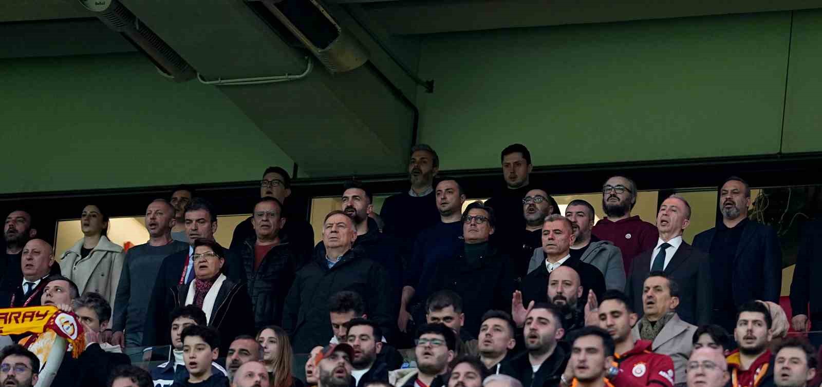 Trendyol Süper Lig: Galatasaray: 1 - Eyüpspor: 0 (Maç devam ediyor)
