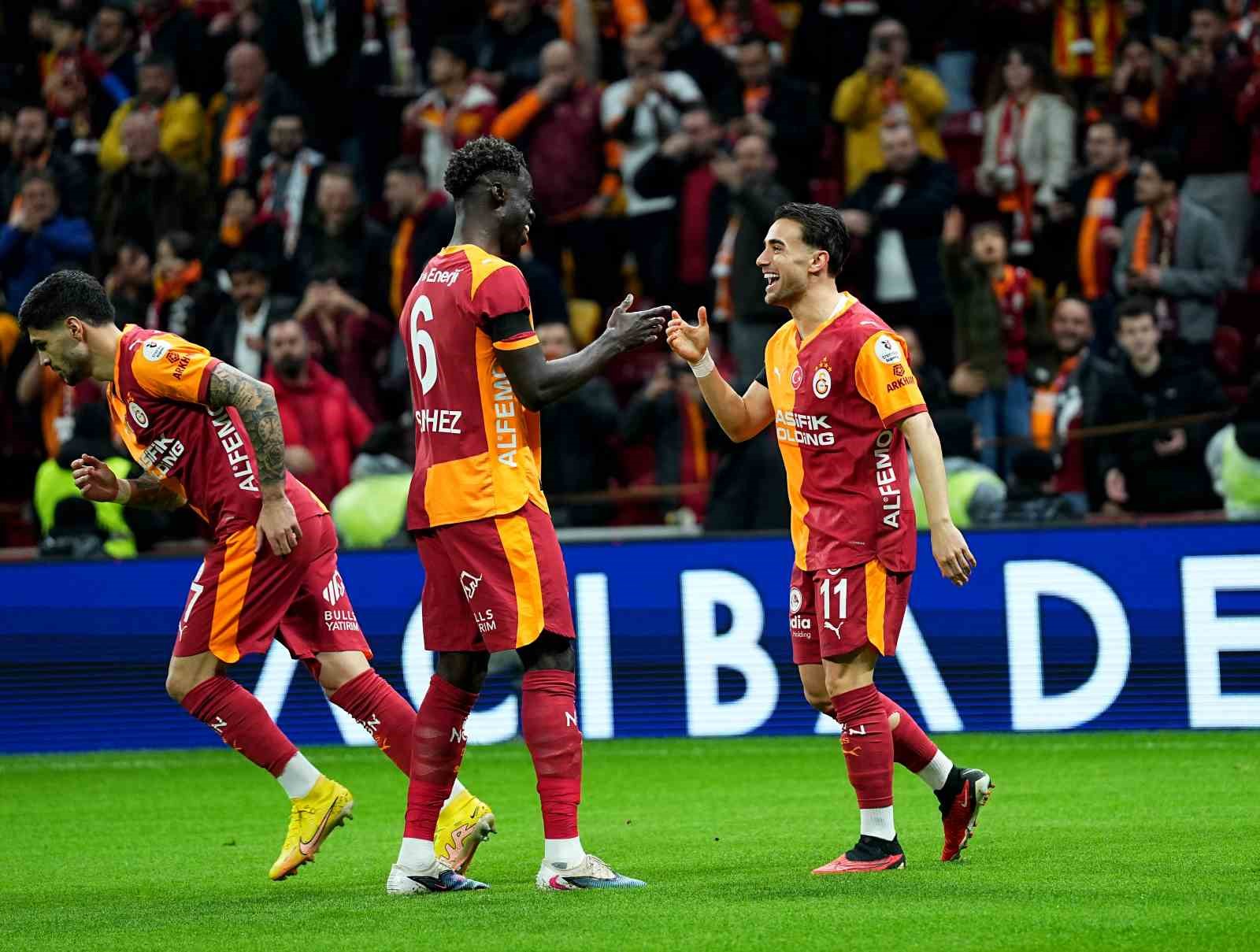 Trendyol Süper Lig: Galatasaray: 1 - Eyüpspor: 0 (Maç devam ediyor)
