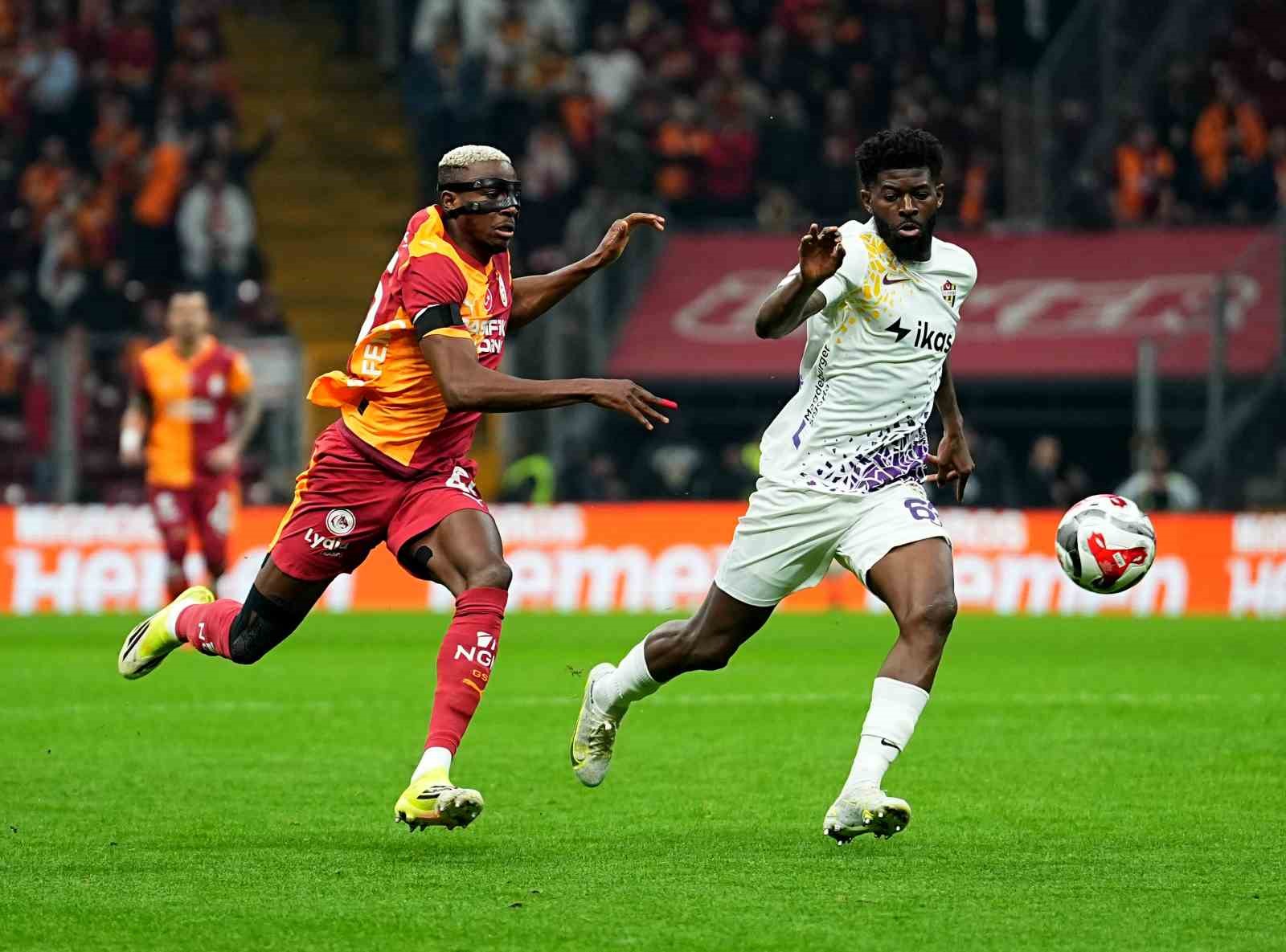 Trendyol Süper Lig: Galatasaray: 1 - Eyüpspor: 0 (Maç devam ediyor)
