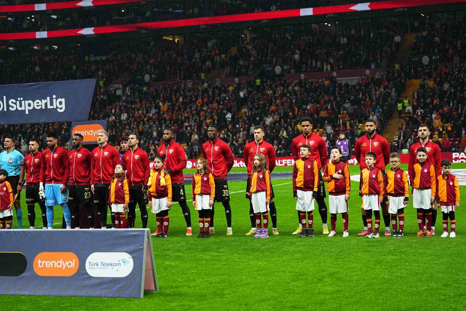 Trendyol Süper Lig: Galatasaray: 1 - Kayserispor: 0 (Maç devam ediyor)
