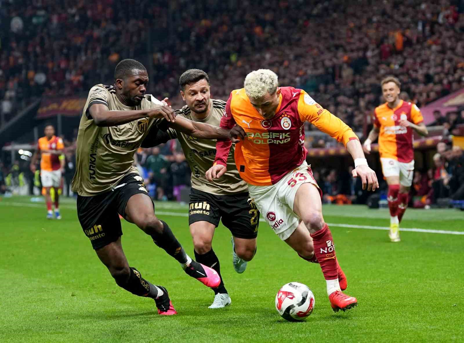 Trendyol Süper Lig: Galatasaray: 1 - Kocaelispor: 1 (Maç sonucu)
