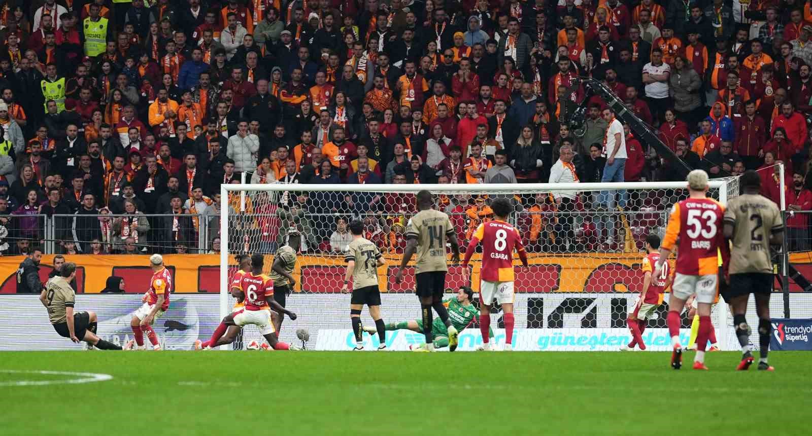 Trendyol Süper Lig: Galatasaray: 1 - Kocaelispor: 1 (Maç sonucu)
