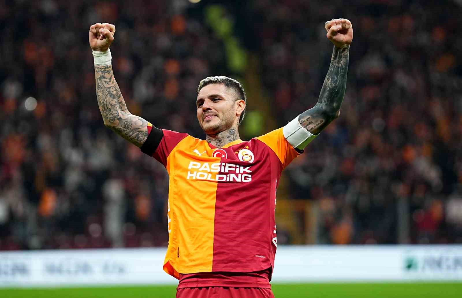 Trendyol Süper Lig: Galatasaray: 2 - Eyüpspor: 0 (İlk yarı)
Trendyol Süper Lig: Galatasaray: 2 - Eyüpspor: 0 (İlk yarı)