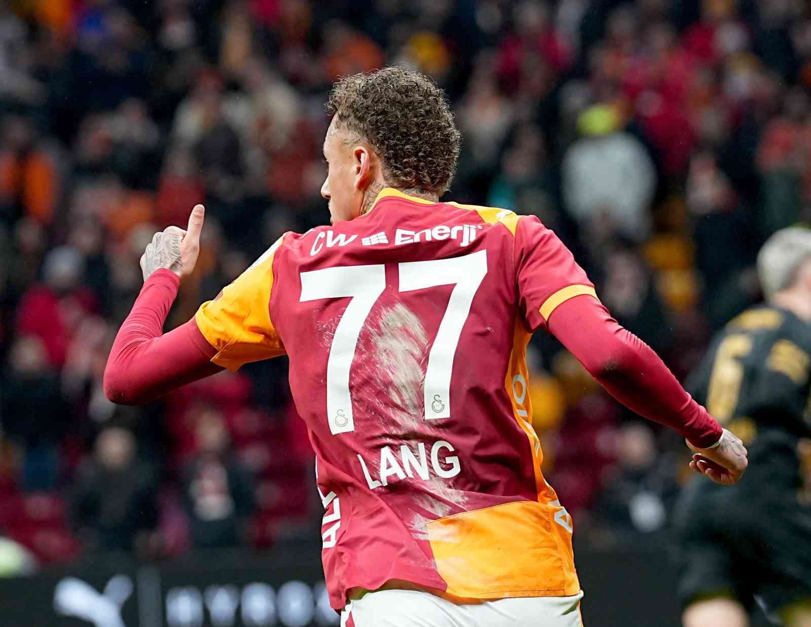 Trendyol Süper Lig: Galatasaray: 2 - Kayserispor: 0 (İlk yarı)
