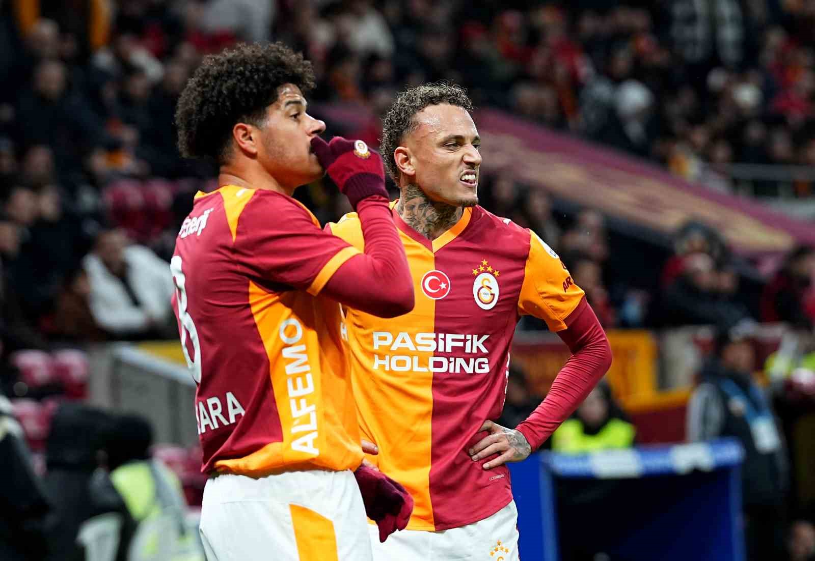 Trendyol Süper Lig: Galatasaray: 2 - Kayserispor: 0 (İlk yarı)
