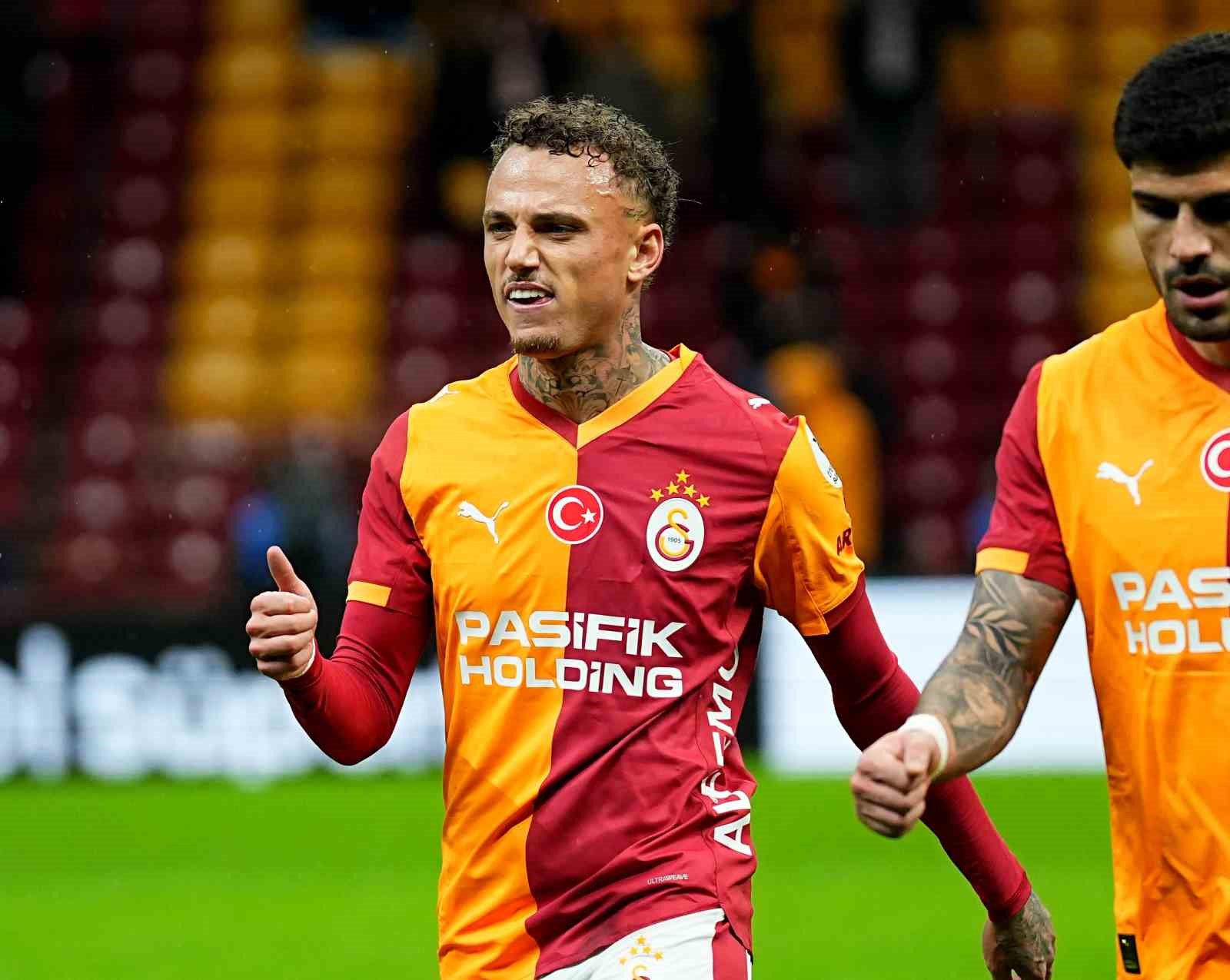 Trendyol Süper Lig: Galatasaray: 2 - Kayserispor: 0 (İlk yarı)
