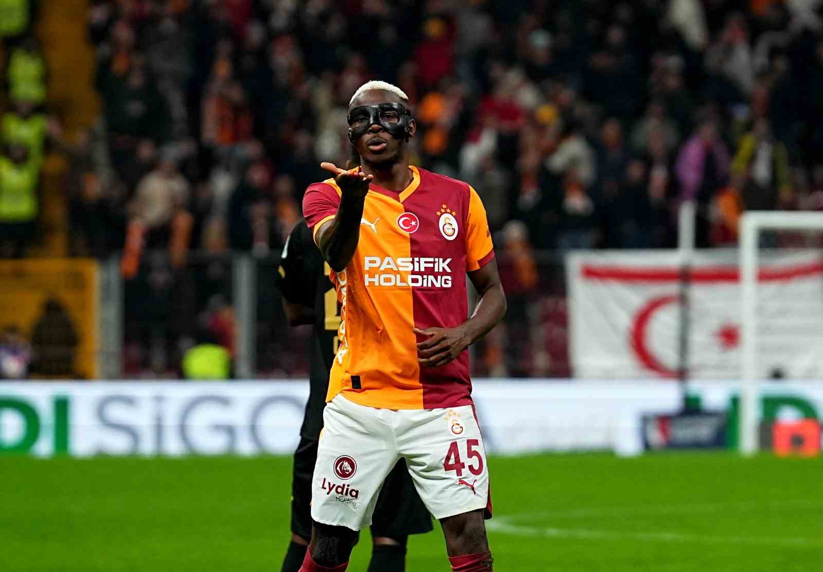 Trendyol Süper Lig: Galatasaray: 2 - Kayserispor: 0 (İlk yarı)
