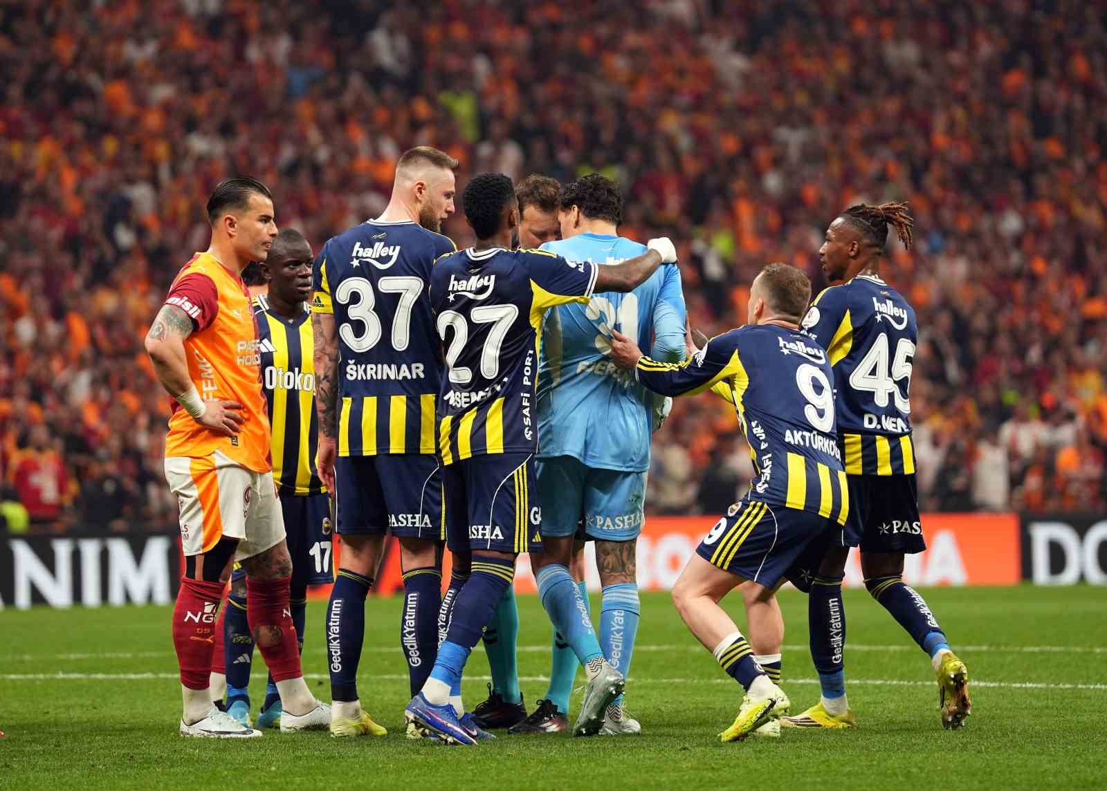 Trendyol Süper Lig: Galatasaray: 3 - Fenerbahçe: 0 (Maç sonucu)
