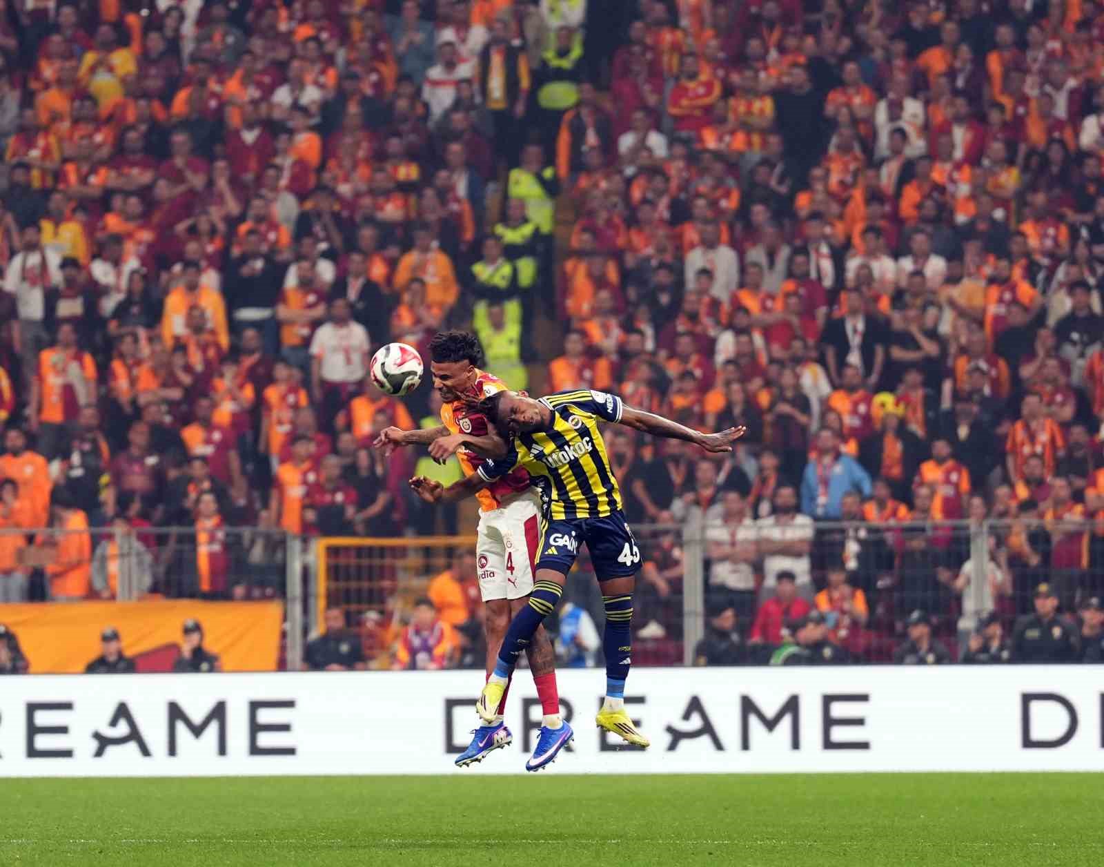 Trendyol Süper Lig: Galatasaray: 3 - Fenerbahçe: 0 (Maç sonucu)

