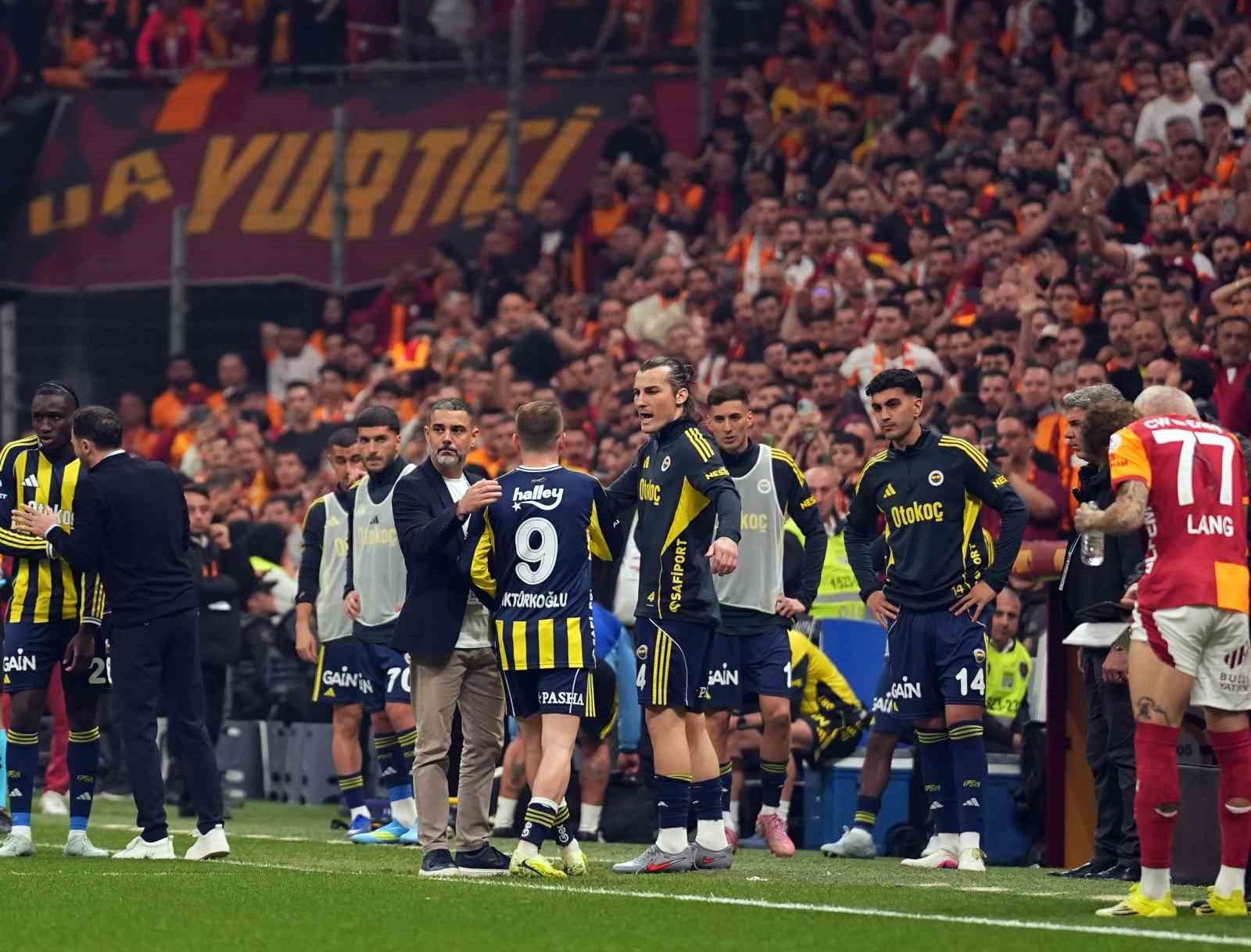 Trendyol Süper Lig: Galatasaray: 3 - Fenerbahçe: 0 (Maç sonucu)
