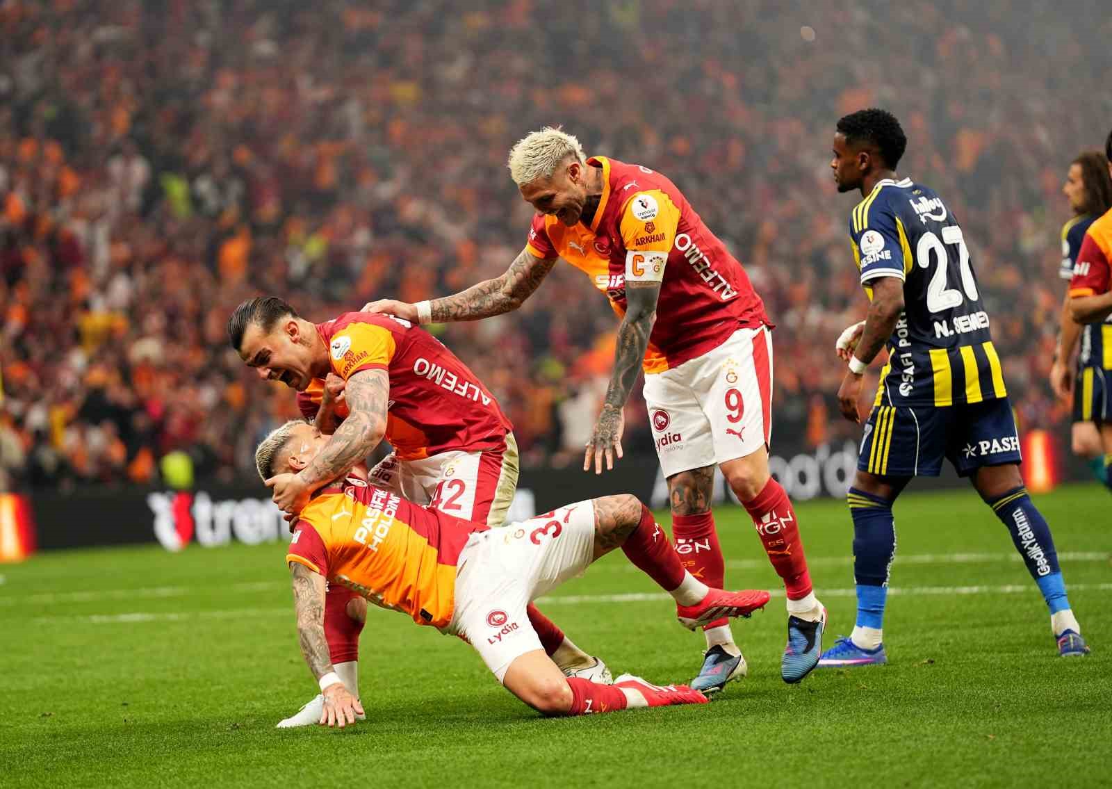 Trendyol Süper Lig: Galatasaray: 3 - Fenerbahçe: 0 (Maç sonucu)
