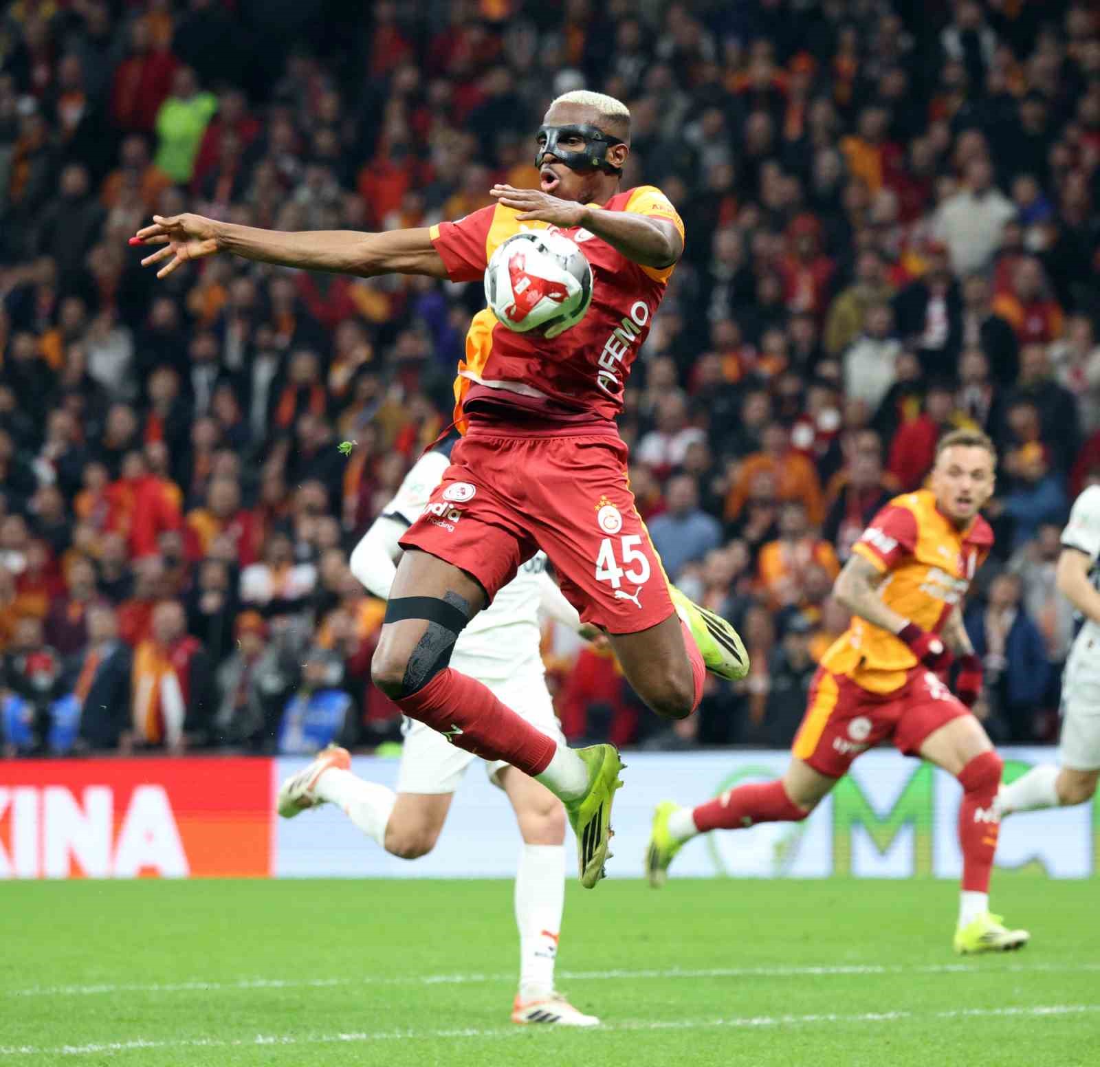 Trendyol Süper Lig: Galatasaray: 3 - RAMS Başakşehir: 0 (Maç sonucu)
