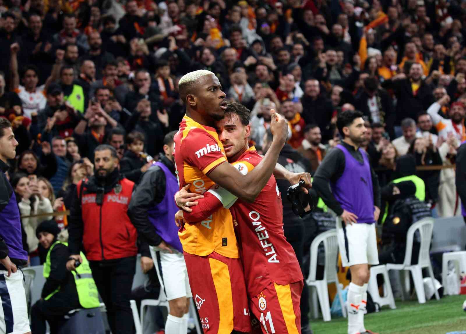 Trendyol Süper Lig: Galatasaray: 3 - RAMS Başakşehir: 0 (Maç sonucu)
