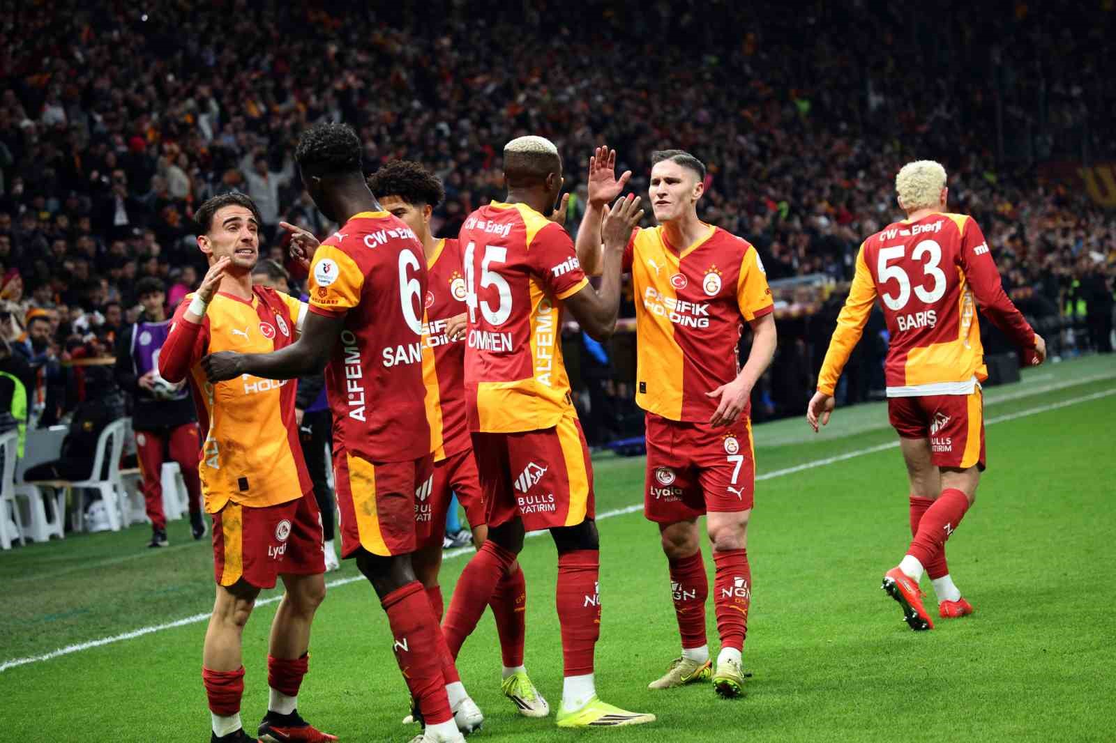 Trendyol Süper Lig: Galatasaray: 3 - RAMS Başakşehir: 0 (Maç sonucu)
