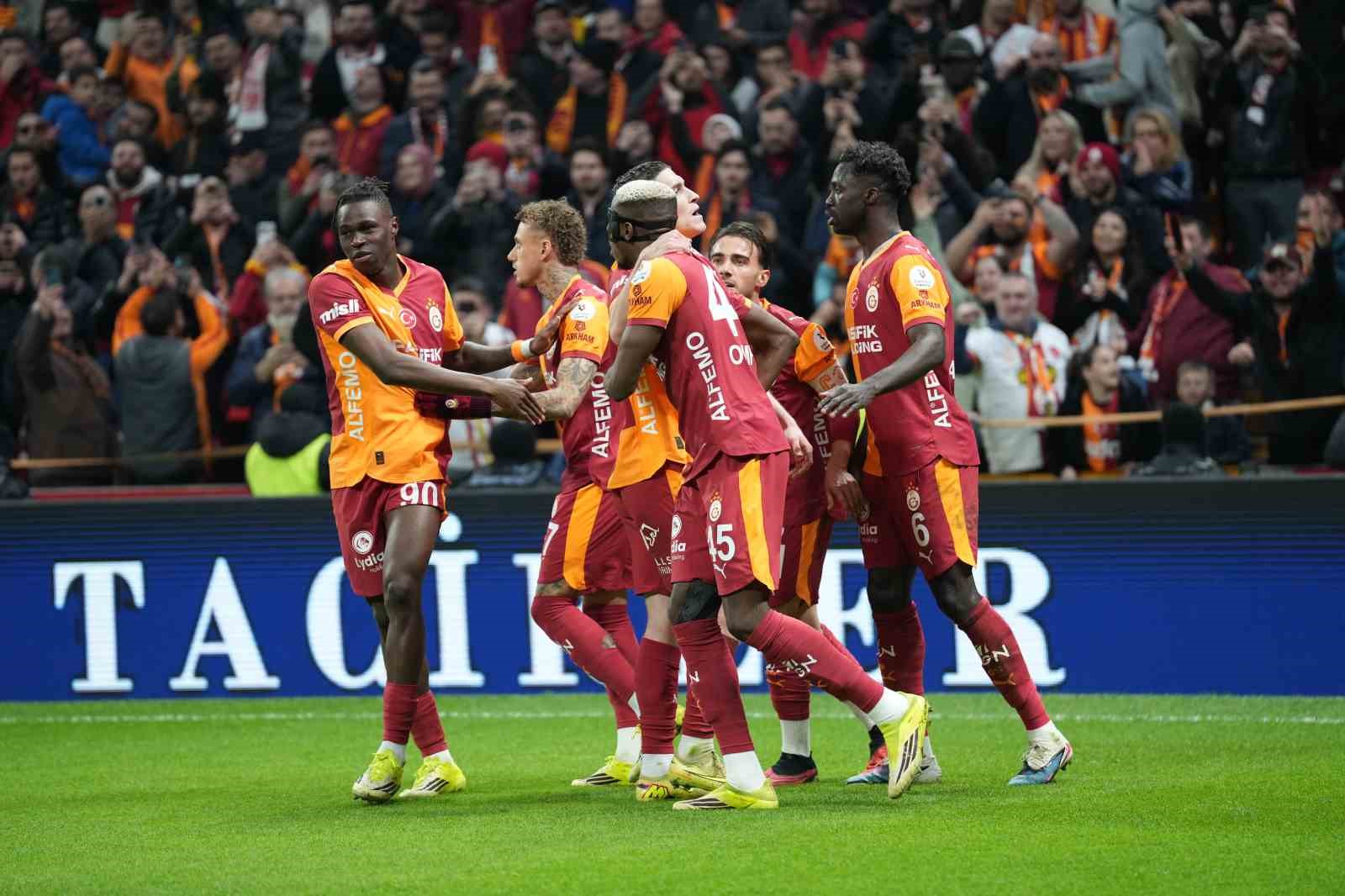 Trendyol Süper Lig: Galatasaray: 3 - RAMS Başakşehir: 0 (Maç sonucu)
