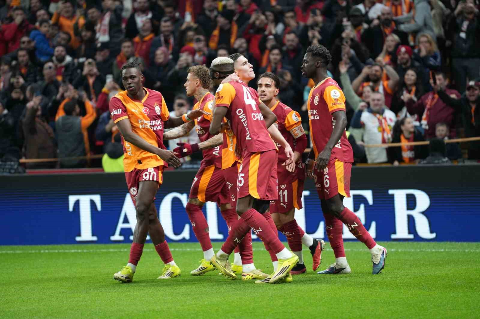 Trendyol Süper Lig: Galatasaray: 3 - RAMS Başakşehir: 0 (Maç sonucu)
