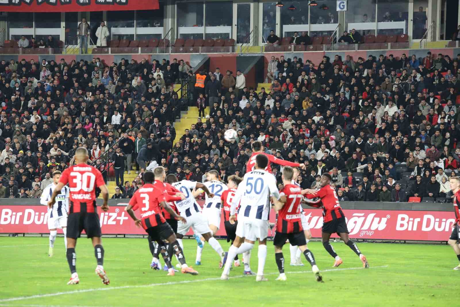 Trendyol Süper Lig: Gaziantep FK: 0 - Kasımpaşa: 0 (Maç devam ediyor)
