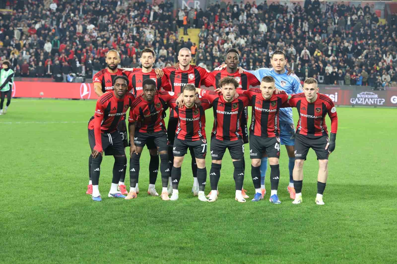 Trendyol Süper Lig: Gaziantep FK: 0 - Kasımpaşa: 0 (Maç devam ediyor)
