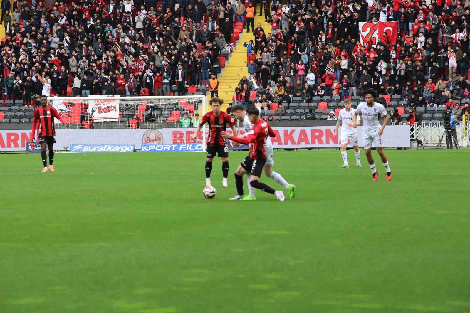 Trendyol Süper Lig: Gaziantep FK: 0 - Trabzonspor: 0 (Maç devam ediyor)
