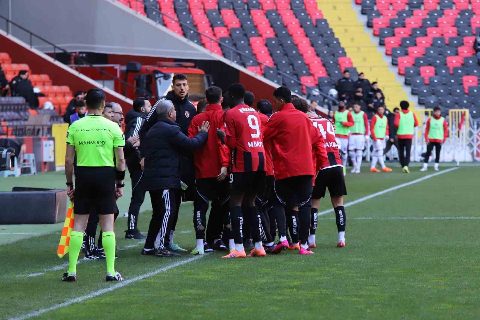 Trendyol Süper Lig: Gaziantep FK: 1 - Fatih Karagümrük: 1 (Maç sonucu)
