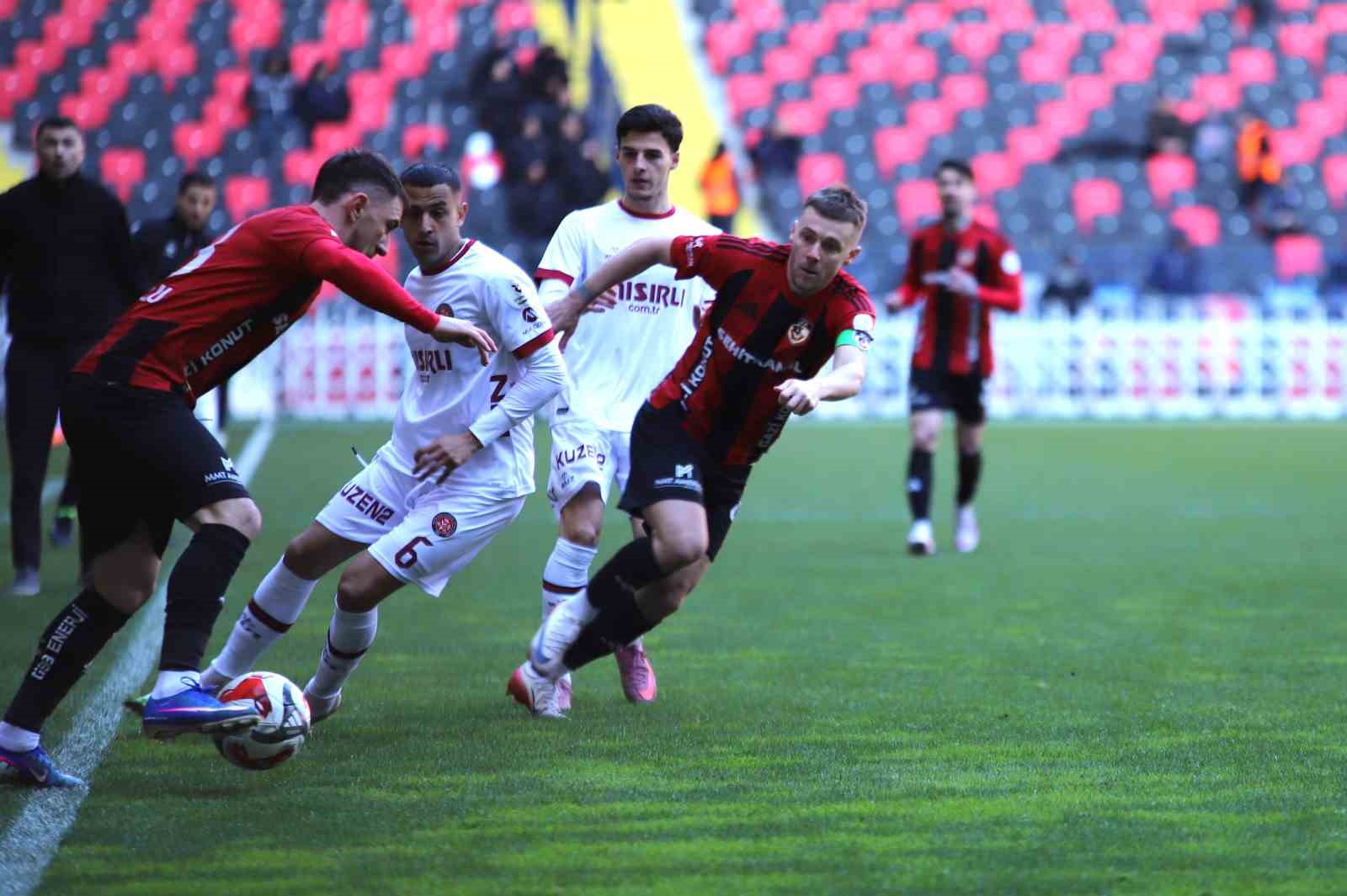 Trendyol Süper Lig: Gaziantep FK: 1 - Fatih Karagümrük: 1 (Maç sonucu)
