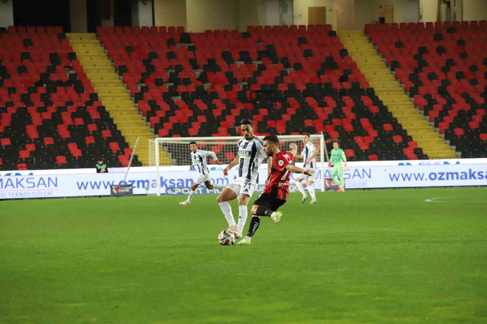 Trendyol Süper Lig: Gaziantep FK: 2 - Kasımpaşa: 1 (İlk yarı)
