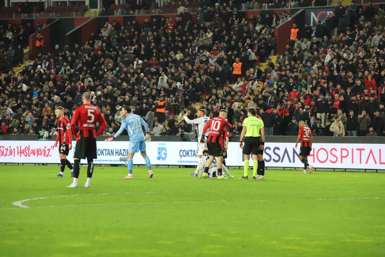 Trendyol Süper Lig: Gaziantep FK: 2 - Kasımpaşa: 1 (İlk yarı)
