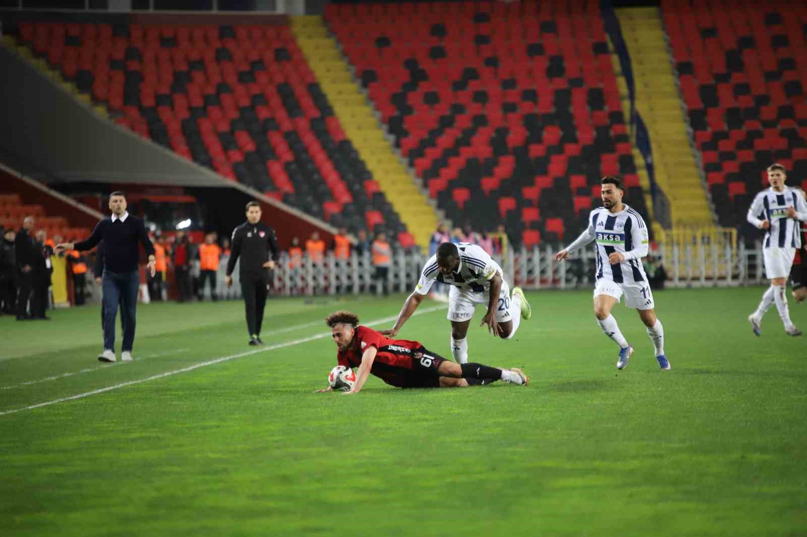 Trendyol Süper Lig: Gaziantep FK: 2 - Kasımpaşa: 1 (Maç sonucu)
