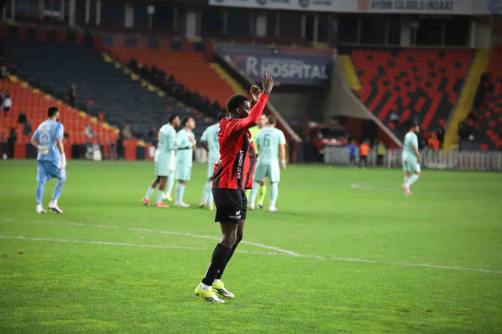 Trendyol Süper Lig: Gaziantep FK: 2 - Kayserispor: 0 (İlk yarı)
