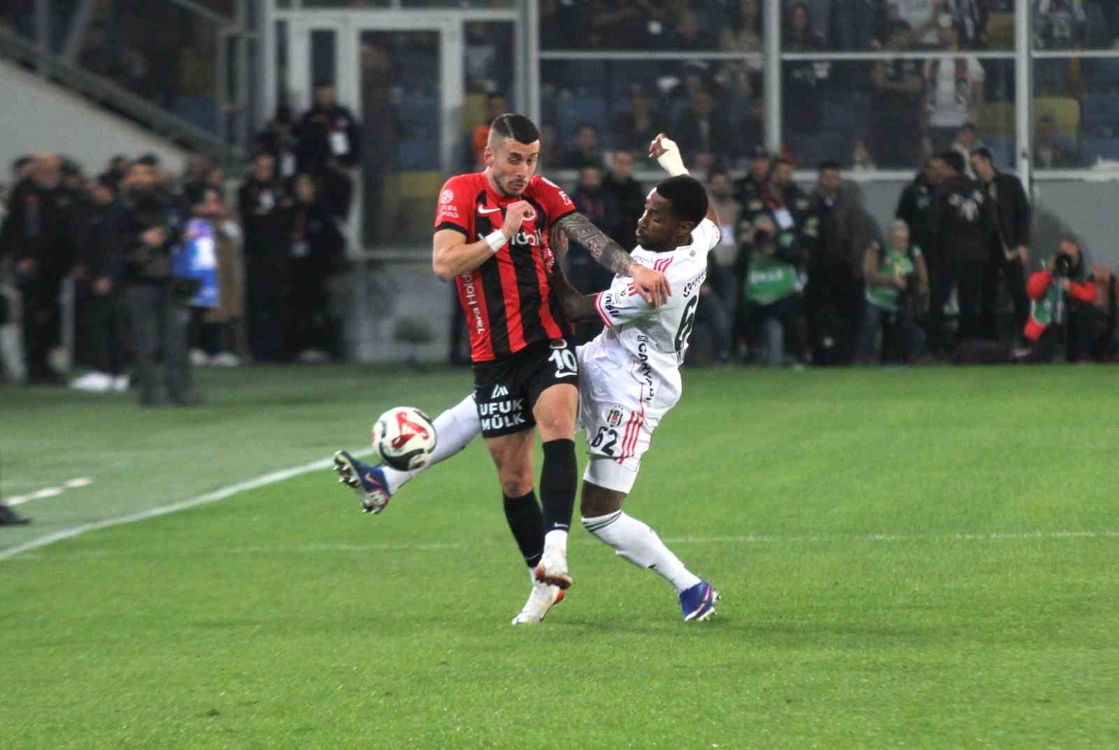 Trendyol Süper Lig: Gençlerbirliği: 0 - Beşiktaş: 0 (Maç devam ediyor)
