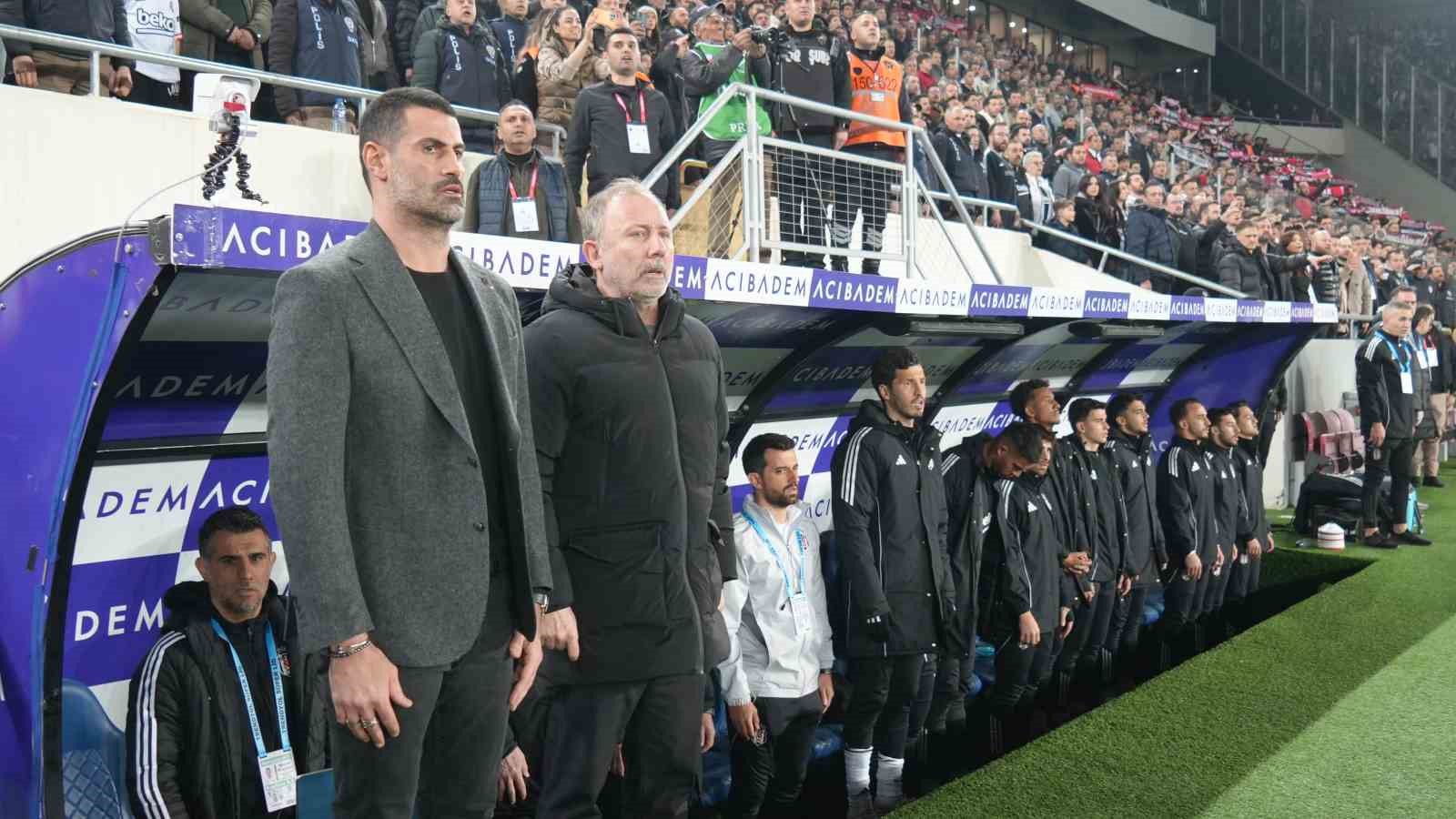 Trendyol Süper Lig: Gençlerbirliği: 0 - Beşiktaş: 0 (Maç devam ediyor)
