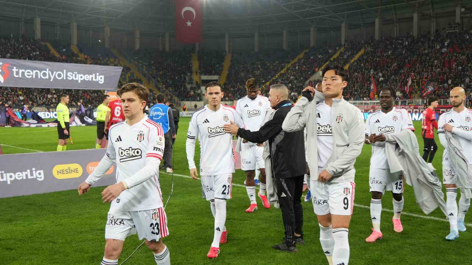 Trendyol Süper Lig: Gençlerbirliği: 0 - Beşiktaş: 0 (Maç devam ediyor)
