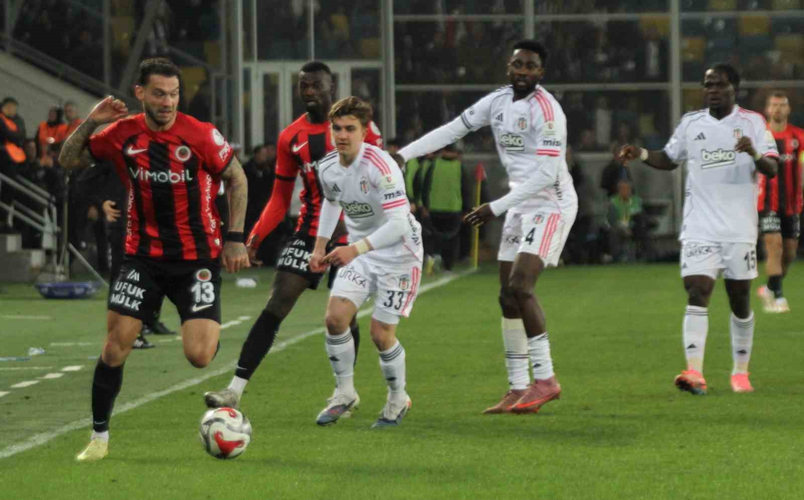 Trendyol Süper Lig: Gençlerbirliği: 0 - Beşiktaş: 2 (Maç sonucu)
Trendyol Süper Lig: Gençlerbirliği: 0 - Beşiktaş: 2 (Maç sonucu)